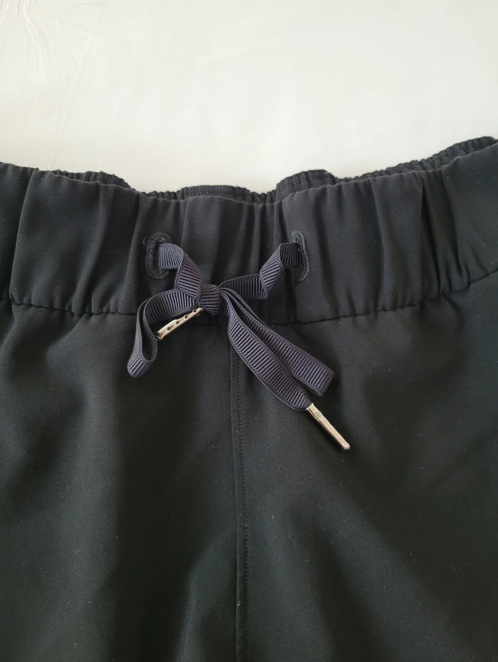 Lululemon On The Fly Shorts Woven Solid Black Size 4‎